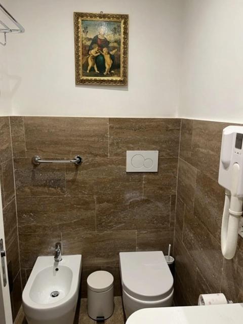Camera X2 Con Splendida Vista Sulle Terme Di Diocleziano E Sul Chiostro Di Michelangelo Рим Екстериор снимка