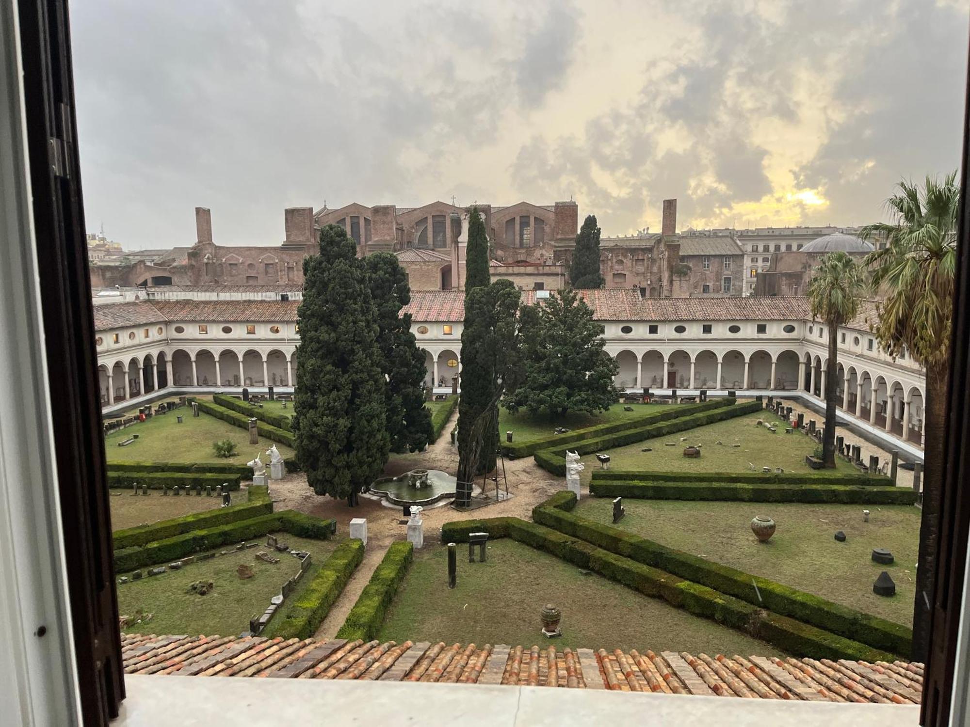 Camera X2 Con Splendida Vista Sulle Terme Di Diocleziano E Sul Chiostro Di Michelangelo Рим Екстериор снимка